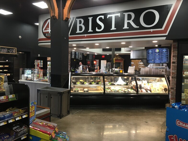 More Photos Of 1912 4th St, La Grande General Retail For Lease