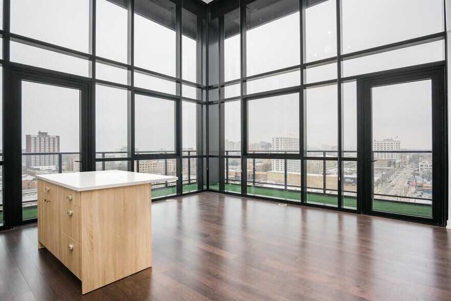 More Photos Of 5050 N Broadway St, Chicago Apartments For Lease