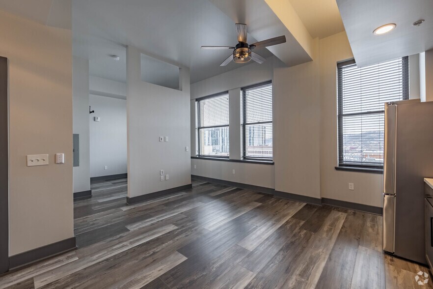 More Photos Of 830 Main St, Cincinnati Apartments For Lease