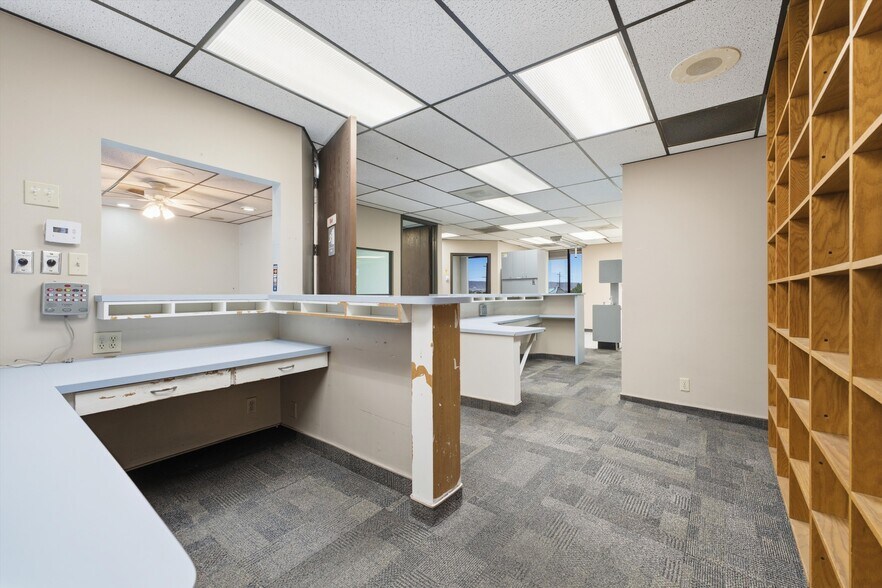 More Photos Of 1669 W Avenue J, Lancaster Medical For Lease