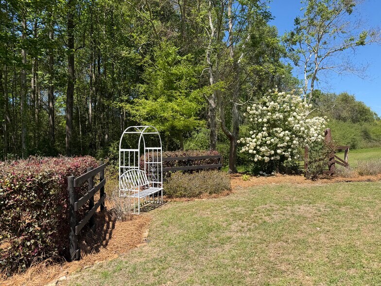 More Photos Of 4950 S County Road 20, Ozark Freestanding For Sale
