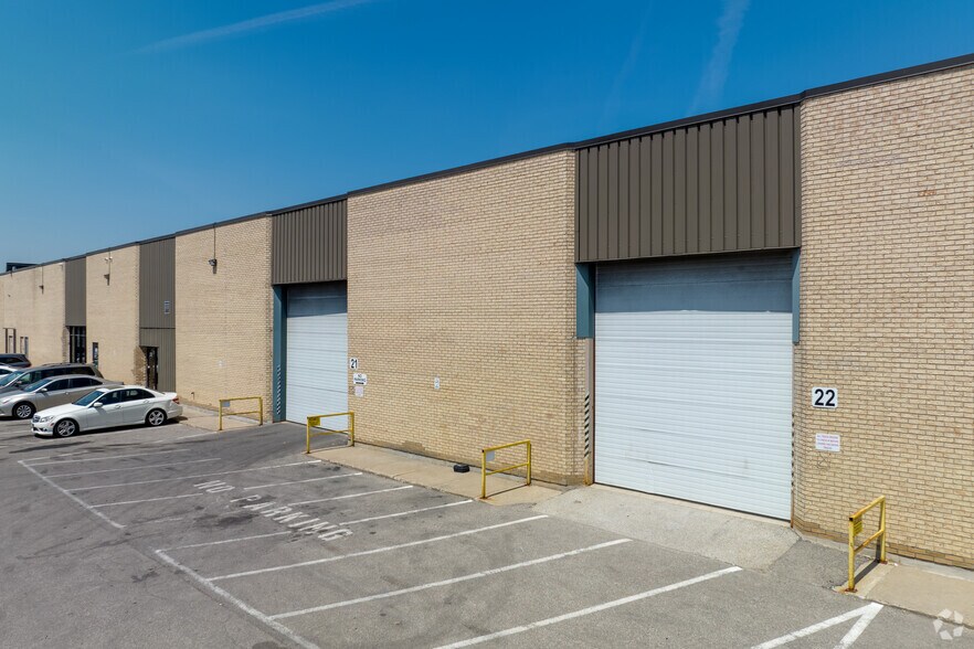 More Photos Of 290 Humberline Dr, Toronto Warehouse For Lease