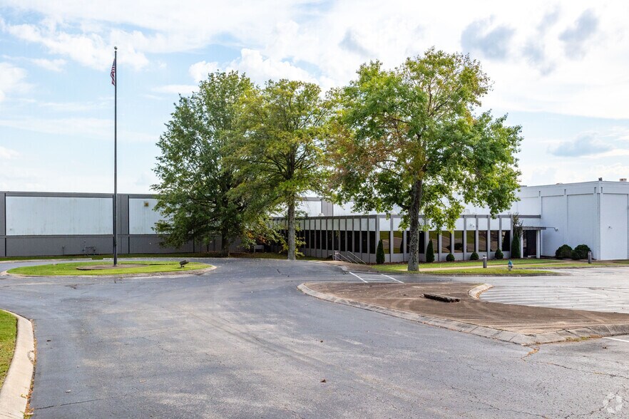 More Photos Of 981 Industrial Park Rd, Columbia Manufacturing For Lease