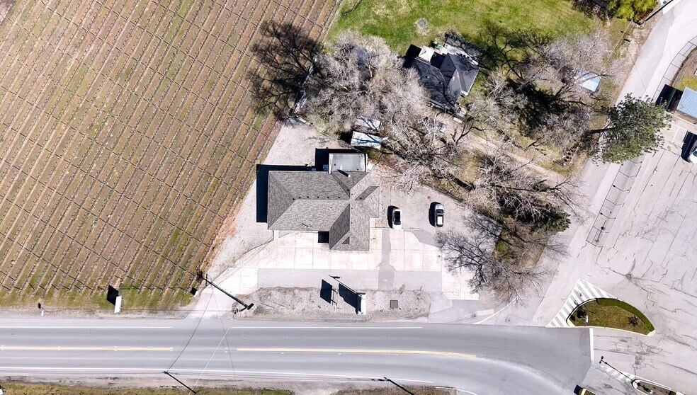 More Photos Of 609 Hwy 97, Osoyoos Office For Sale