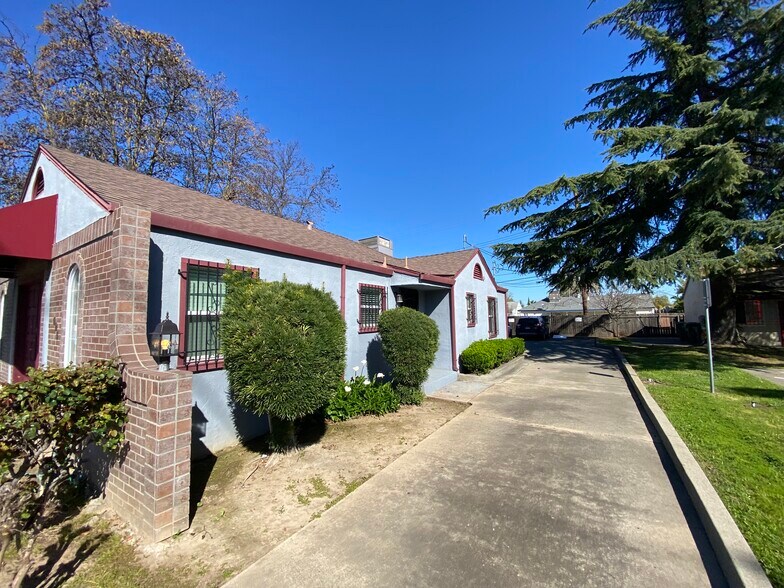 More Photos Of 525 W Kettleman Ln, Lodi Office For Lease