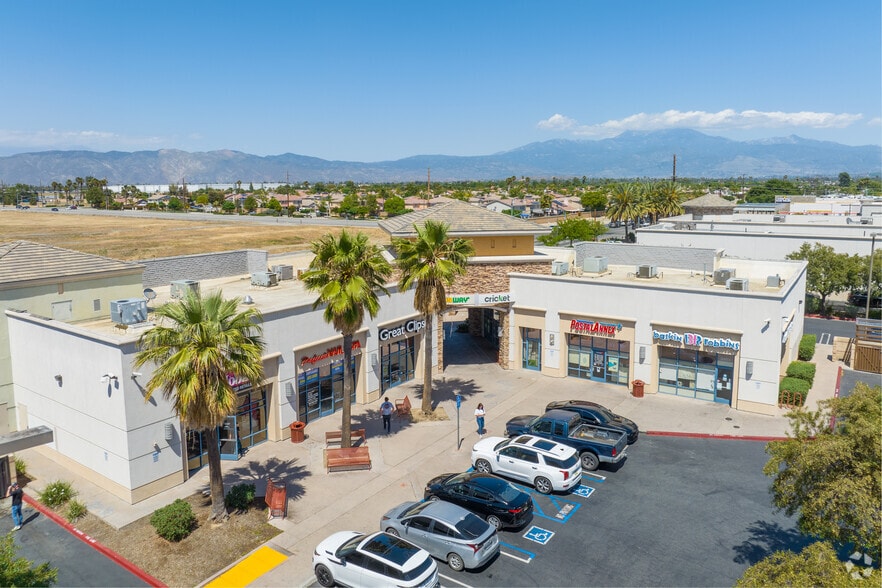 Primary Photo Of 3503-3527 W Stetson Ave, Hemet General Retail For Lease