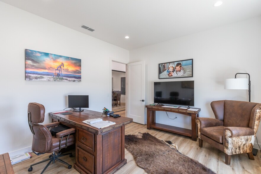 More Photos Of 1804 Denali Dr, Abilene Office For Sale