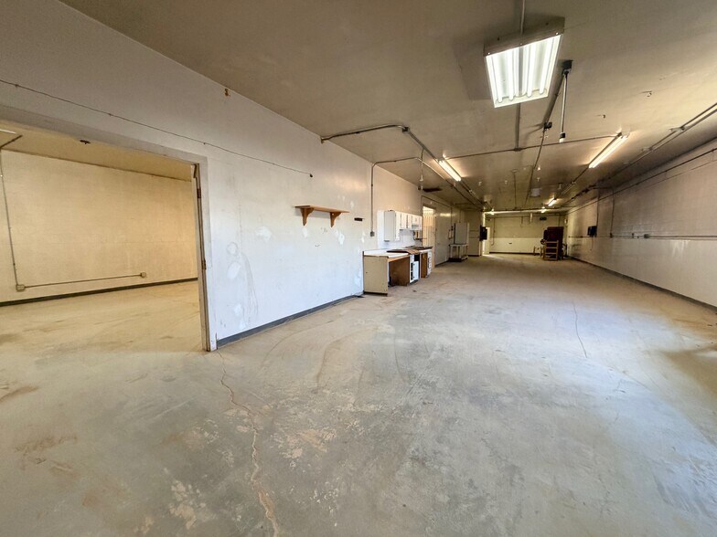 More Photos Of 25 Cash Dr, Mound House Warehouse For Sale