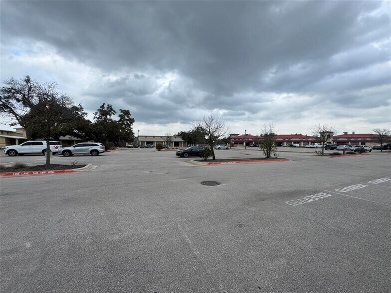 More Photos Of 3001 Joe Dimaggio Blvd, Round Rock Office For Lease