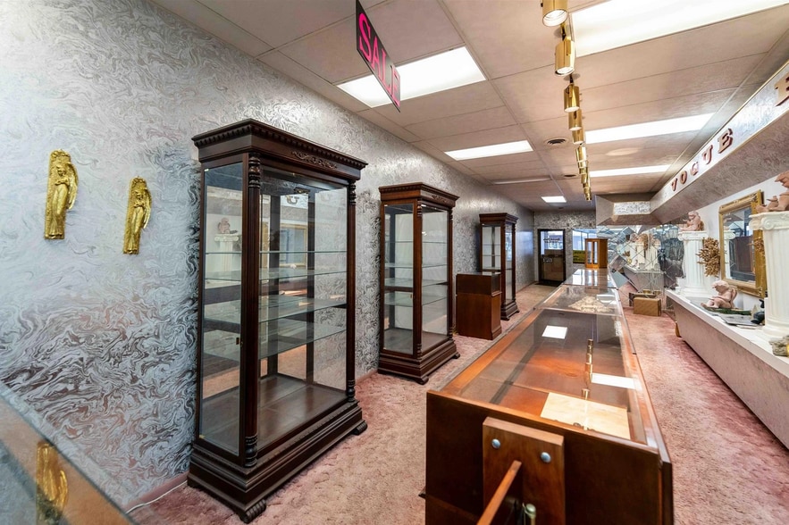 More Photos Of 407 Central Ave, Great Falls Storefront For Sale