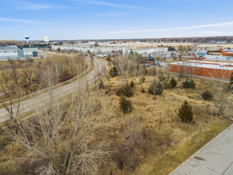 More Photos Of 1340-1360 W Yorkshire Dr, Streamwood Land For Sale