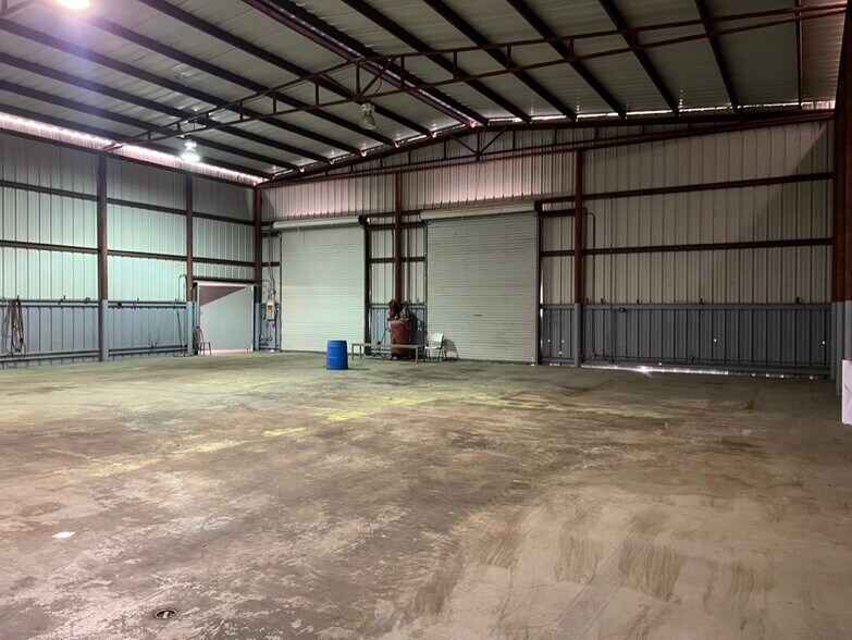 More Photos Of 4515 Smith Rd, Von Ormy Truck Terminal For Lease
