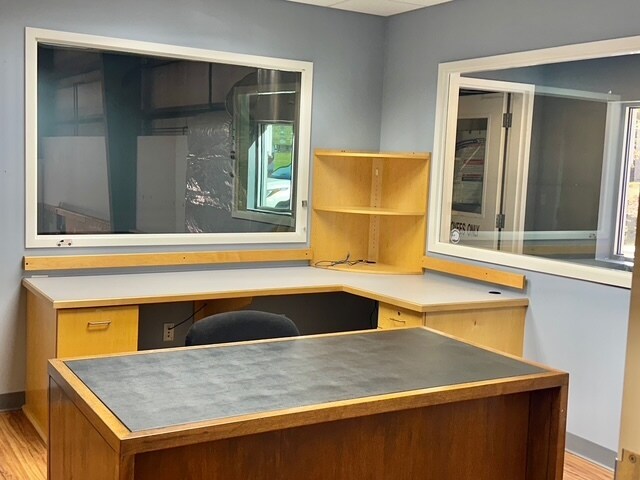 More Photos Of 160 S Turnpike Rd, Wallingford Light Distribution For Lease
