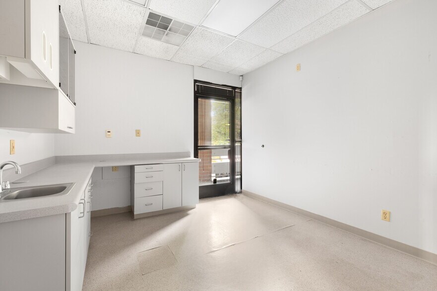 More Photos Of 6600 Mercy Ct, Fair Oaks Medical For Sale