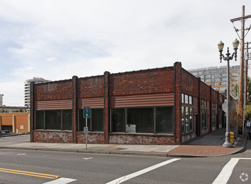 More Photos Of 113-119 E 8th St, Vancouver Freestanding For Lease