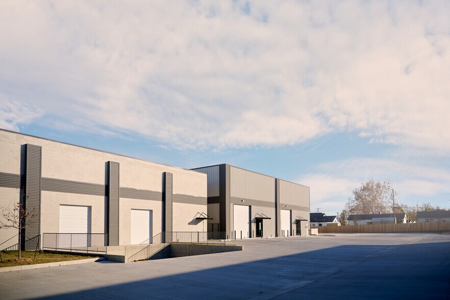 More Photos Of 6240 E 15th St, Tulsa Unknown For Lease