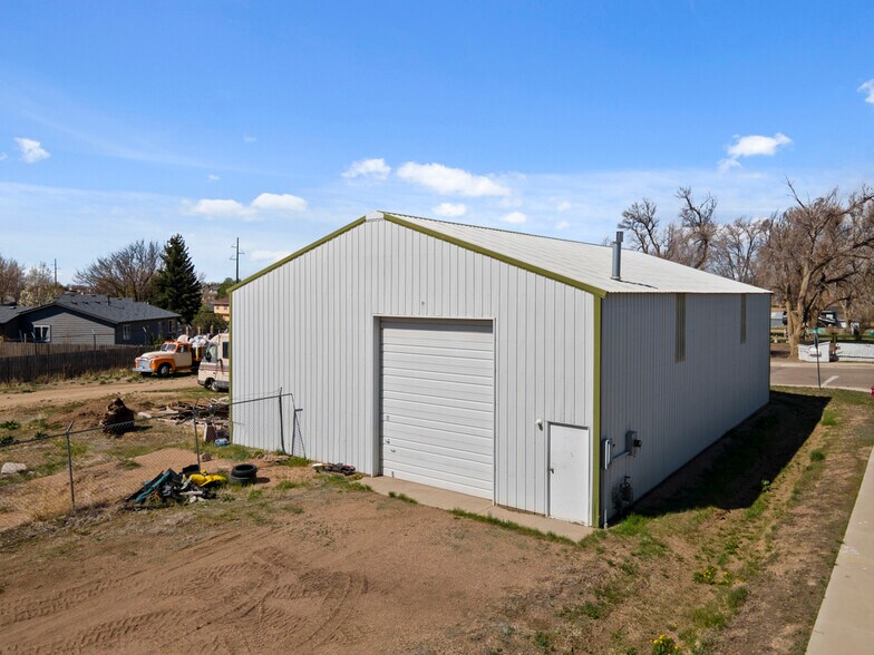 More Photos Of 106 W 4th St, Severance Warehouse For Sale