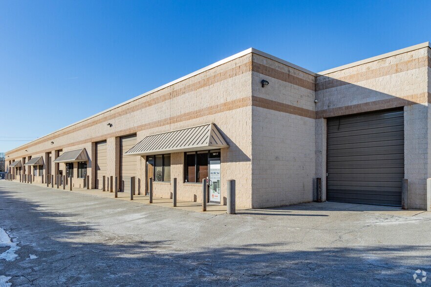 More Photos Of 1507 Smithtown Ave, Bohemia Manufacturing For Lease