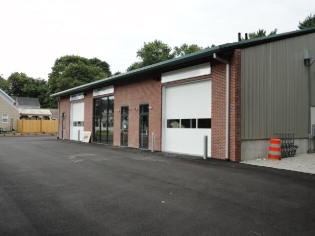 More Photos Of 1080 Bedford St, Abington Freestanding For Lease