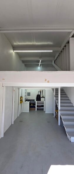 More Photos Of 1133 Industrial Blvd, Naples Manufacturing For Lease