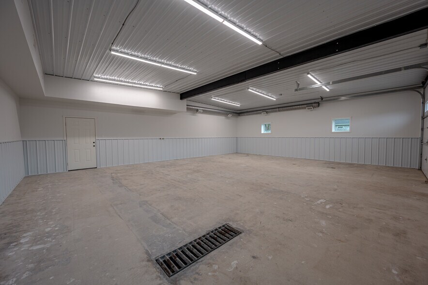 More Photos Of 2255 Marion Rd SE, Rochester Service For Lease