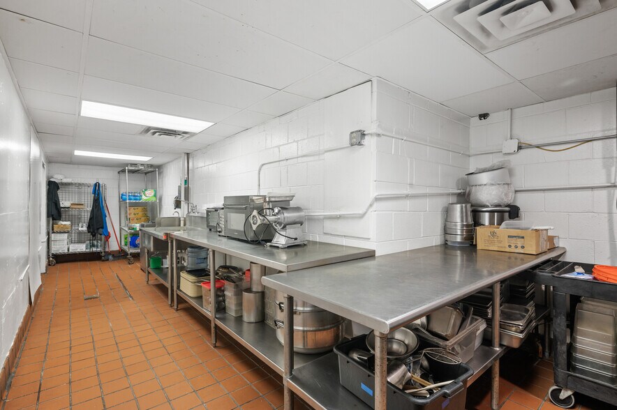 More Photos Of 7429 E River Rd, Fridley Restaurant For Sale