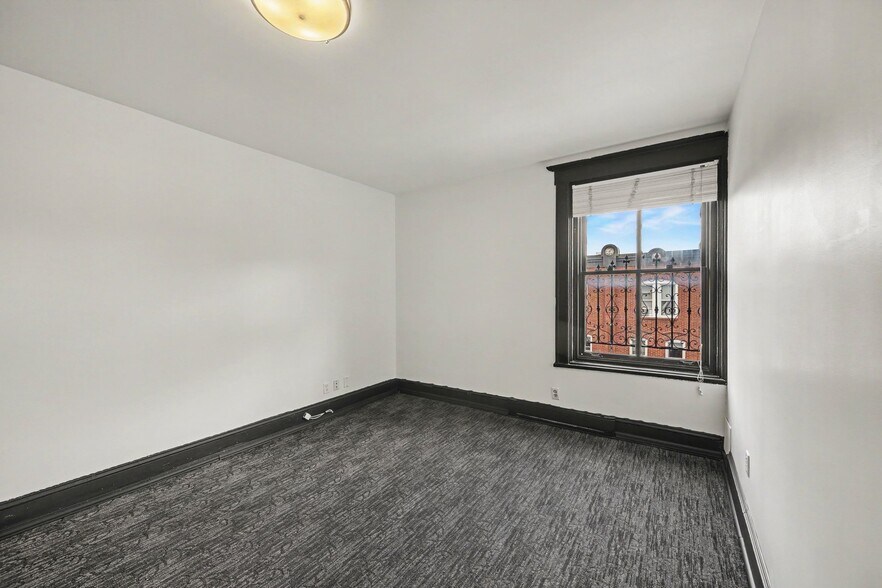 More Photos Of 110 Clarence St, Ottawa Office For Lease