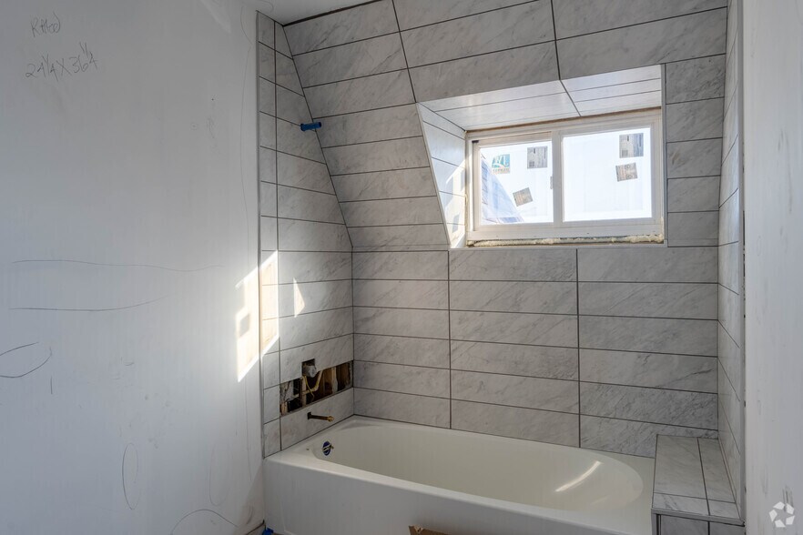 More Photos Of 421 T St NW, Washington Apartments For Sale