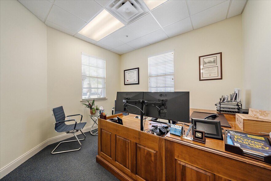More Photos Of 5601-5605 Marquesas Cir, Sarasota Office For Sale
