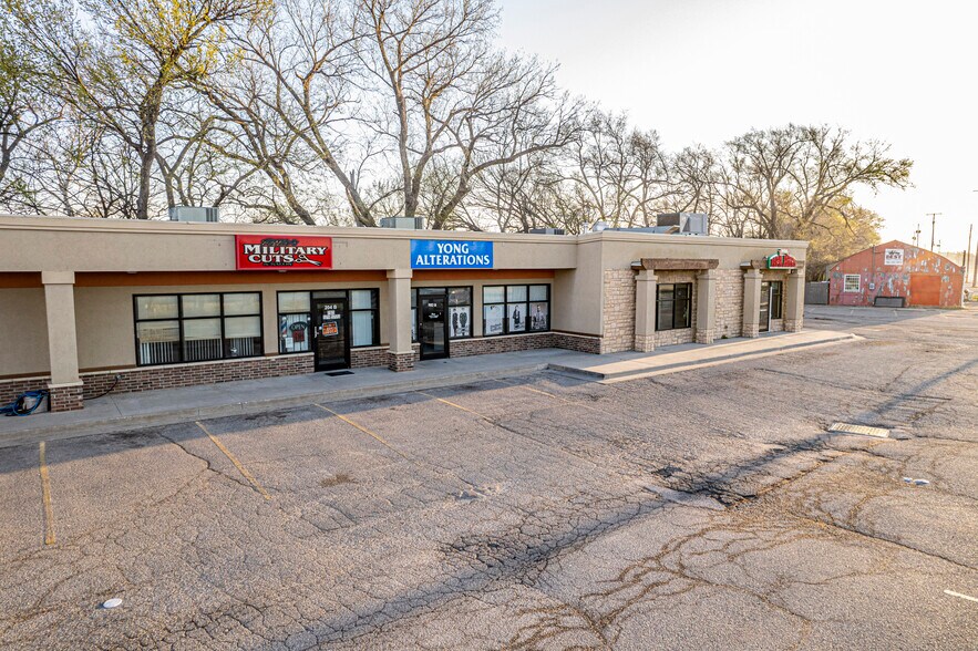 More Photos Of 204 E Grant Ave, Junction City Storefront For Sale