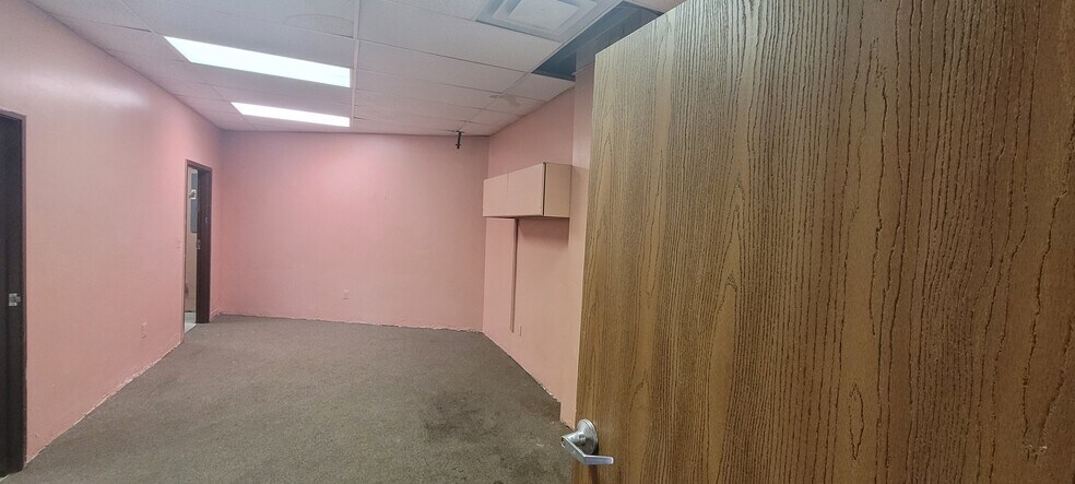 More Photos Of 16022 Grand River Ave, Detroit General Retail For Sale