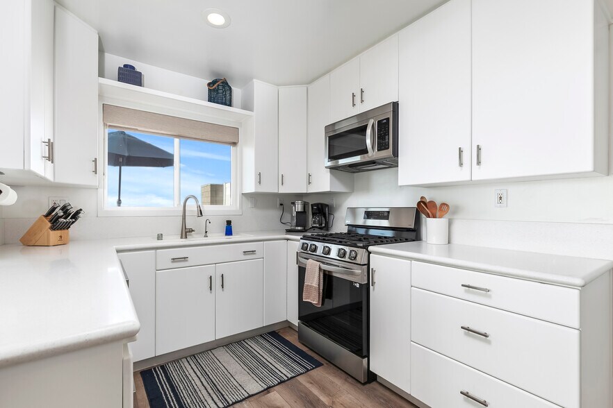 More Photos Of 1476-80 Pescadero Dr, San Diego Apartments For Sale