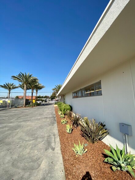 More Photos Of 9152 Rosecrans Ave, Bellflower Warehouse For Lease