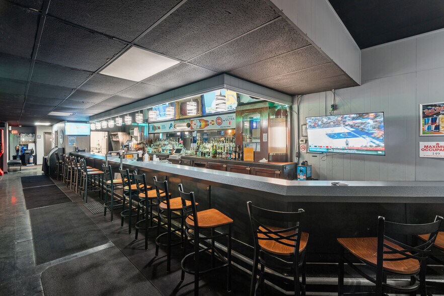 More Photos Of 220 Southfield Rd, Ecorse Storefront Retail Residential For Sale