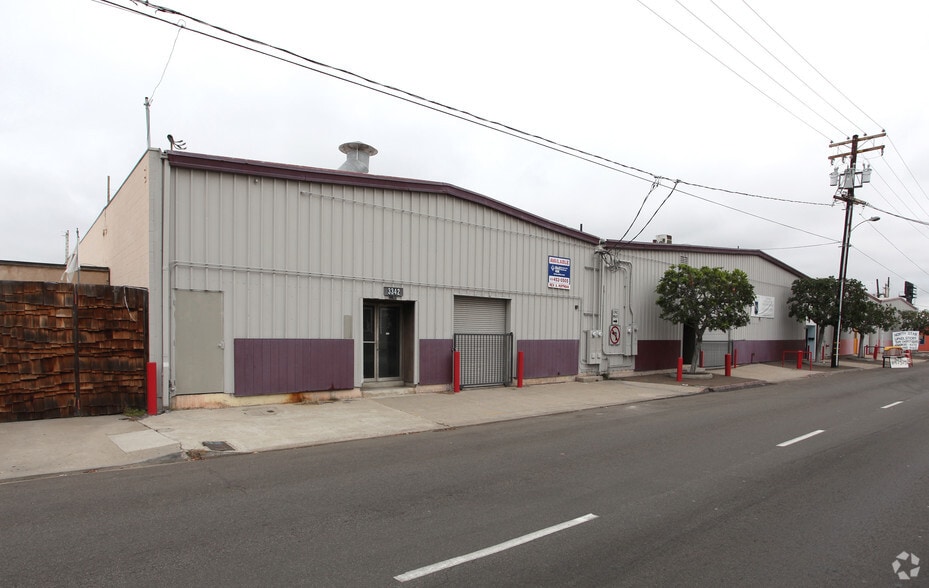 More Photos Of 3320-3342 Kurtz St, San Diego Warehouse For Lease