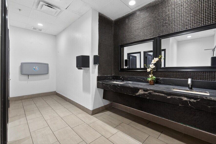 More Photos Of , Corpus Christi General Retail For Sale
