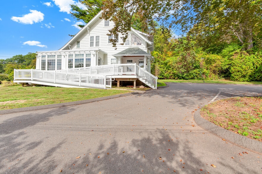 More Photos Of 71 Cedar St, Branford Office For Sale
