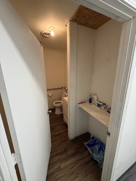 More Photos Of 1590 N Columbia St, Milledgeville Freestanding For Sale
