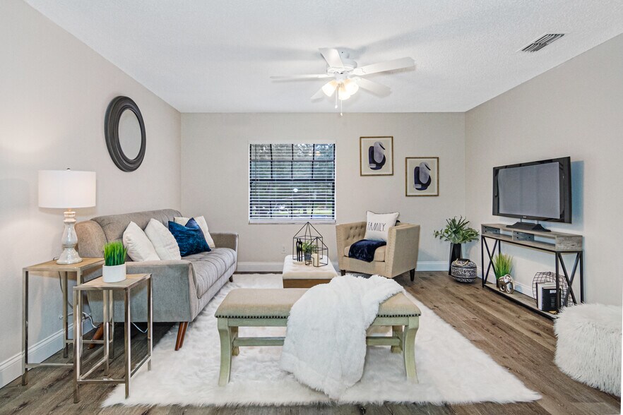 More Photos Of 7802-7806 Colonial Club Ct, Riverview Apartments For Sale