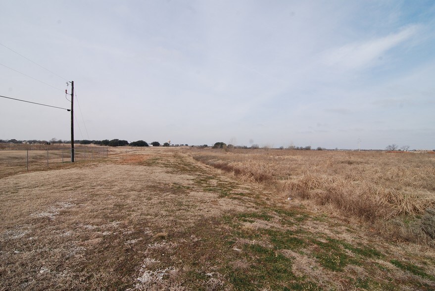 More Photos Of 1312 Weatherford Hwy, Granbury Land For Sale