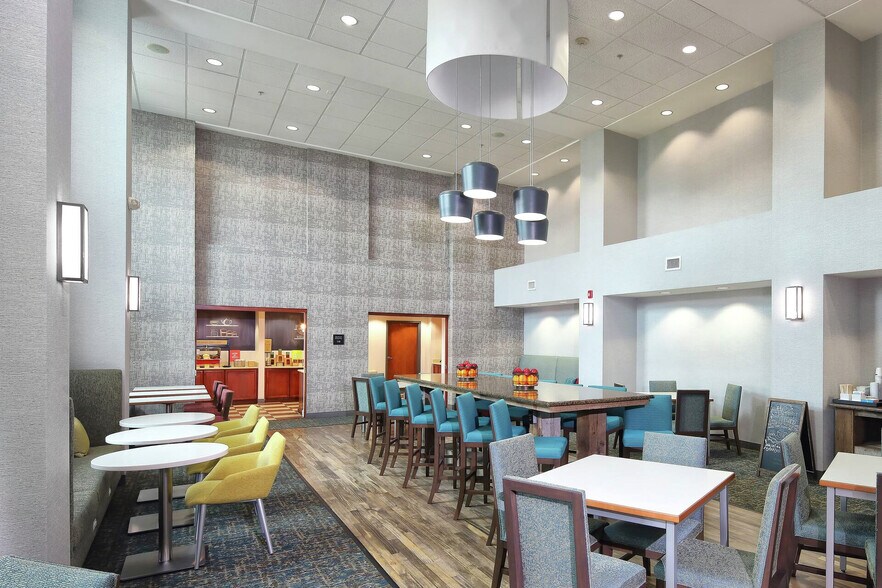 More Photos Of 251 S Wilmot Rd, Tucson Hotel For Sale