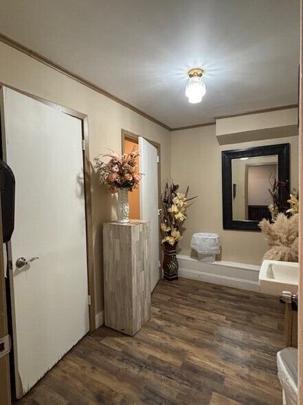 More Photos Of 2958 Jefferson St, Macon Storefront For Sale