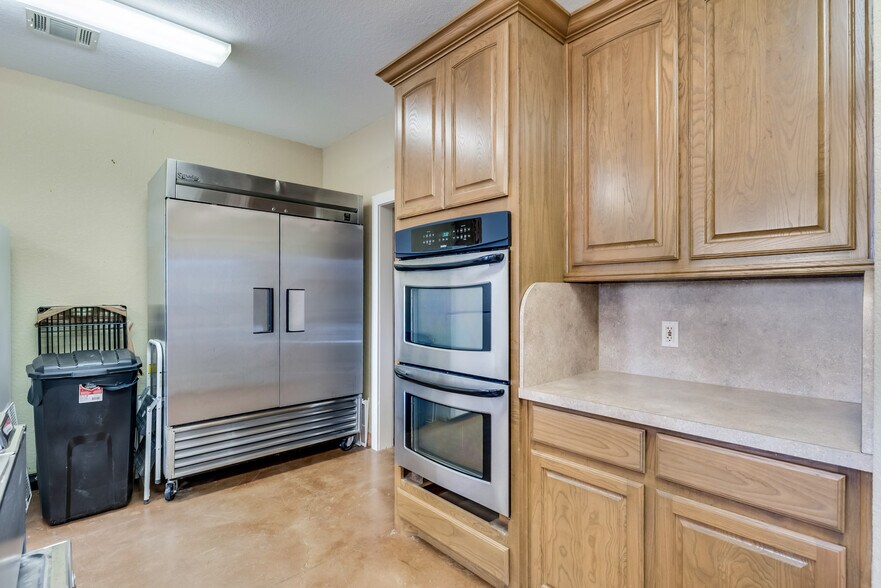 More Photos Of 955 Jack Eastham, Avalon Land For Sale