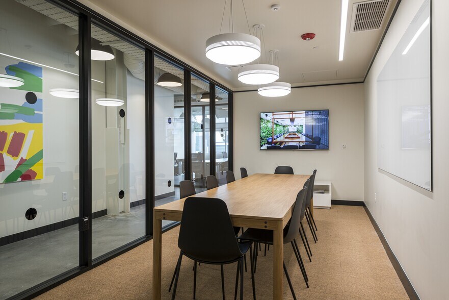 More Photos Of 2755 Canyon Blvd, Boulder Coworking Space