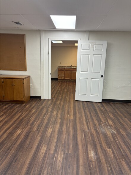 More Photos Of 8136 Knox Bridge Hwy, Canton Office For Lease