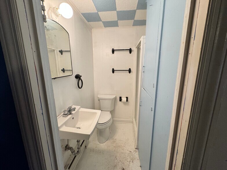 More Photos Of 38-40 W Church St, Hagerstown Religious Facility For Sale