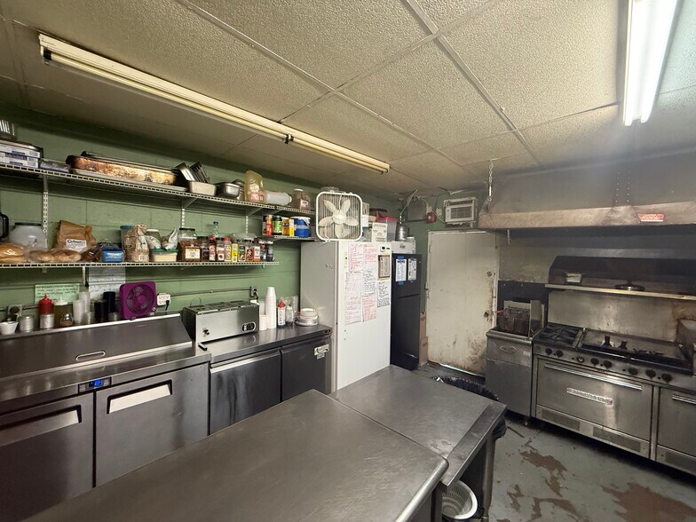 More Photos Of 855 Main St, Follansbee Restaurant For Sale