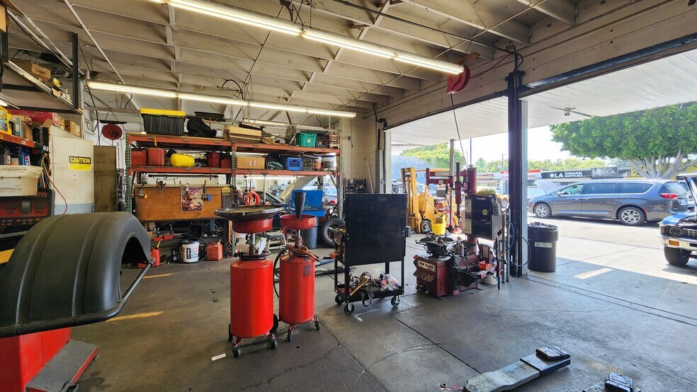 More Photos Of 1221 W Magnolia Blvd, Burbank Auto Repair For Sale