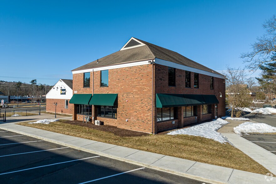 More Photos Of 300 W Main St, Avon Storefront Retail Office For Lease