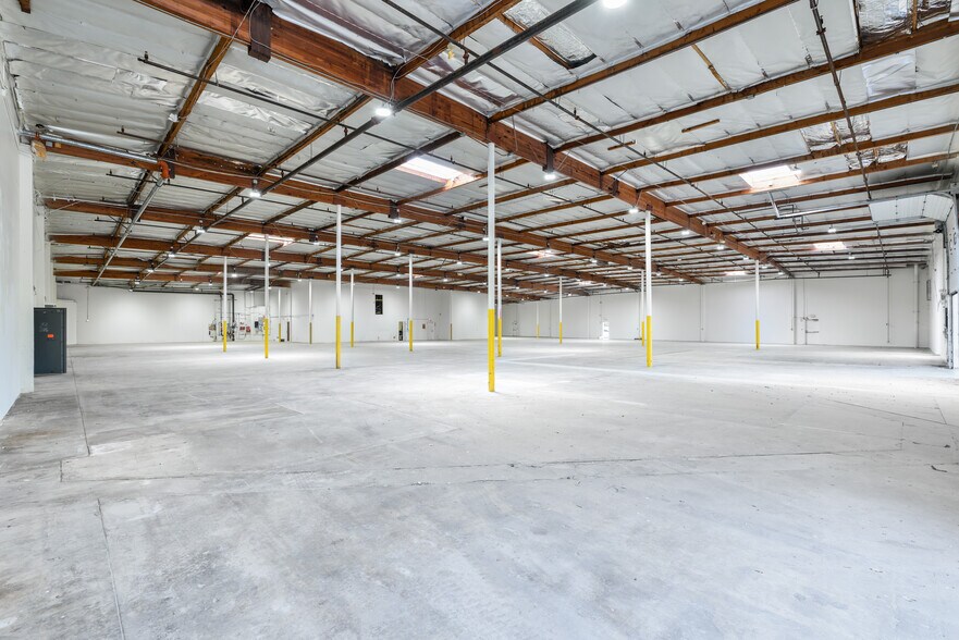 More Photos Of 709 Via Alondra, Camarillo Warehouse For Lease